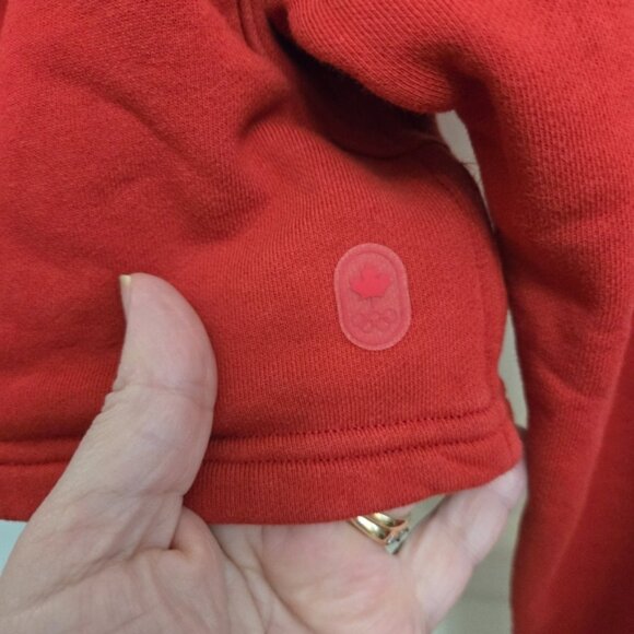 Team Canada All Yours Cropped Hoodie COC Logo - Picture 7 of 8